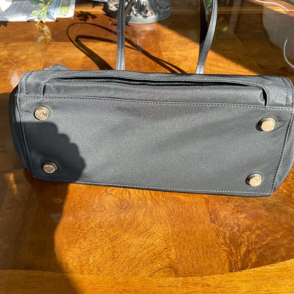 MICHAEL KORS TRAVEL TOTE BAG BLACK - Picture 9 of 10